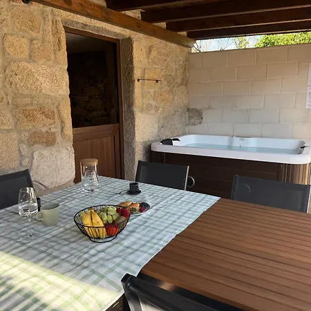 A Casa Da Aldea De Iria